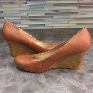 Dexter Wedge Heeled Size 9.5 Shoes